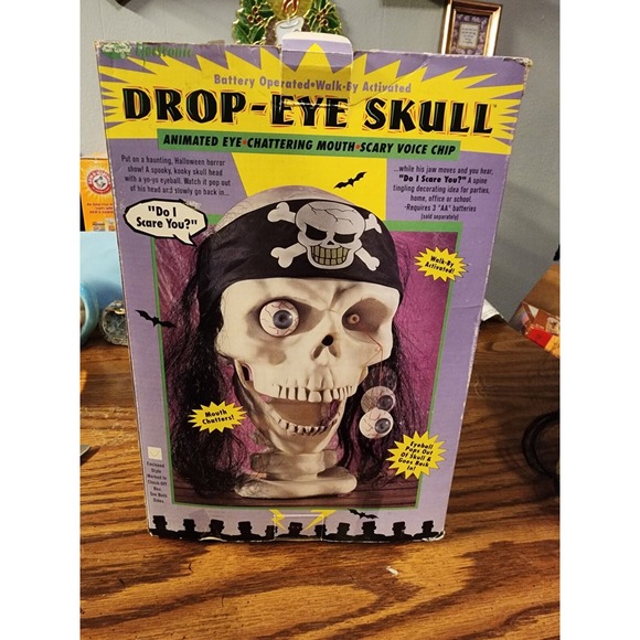 Vintage Fun‎ World Electronic Drop Eye Skeleton Pirate Decor Halloween. Works.